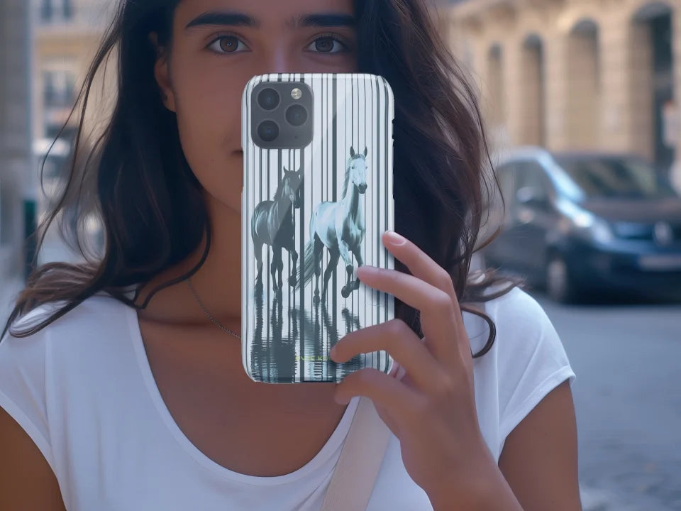 iPhone11_SnapCase_Mockup_w_Woman_19