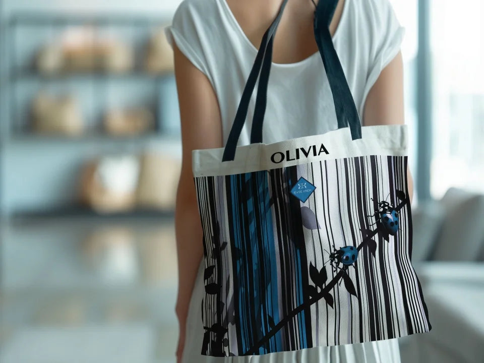 Totebag-Mockup-wWoman-26