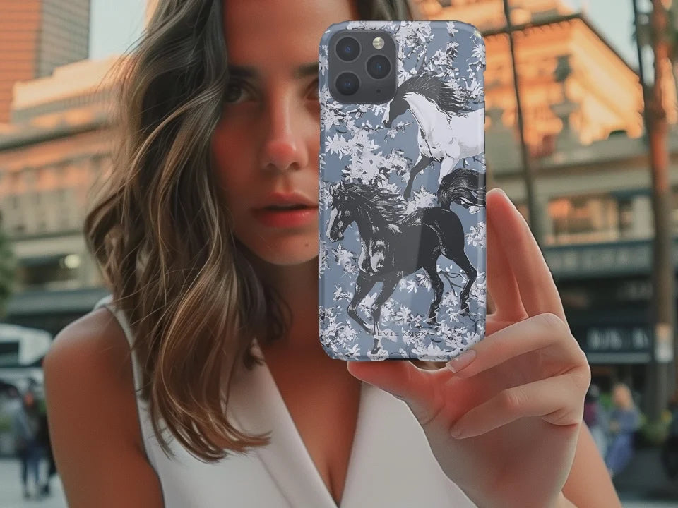iPhone11_SnapCase_Mockup_w_Woman_17