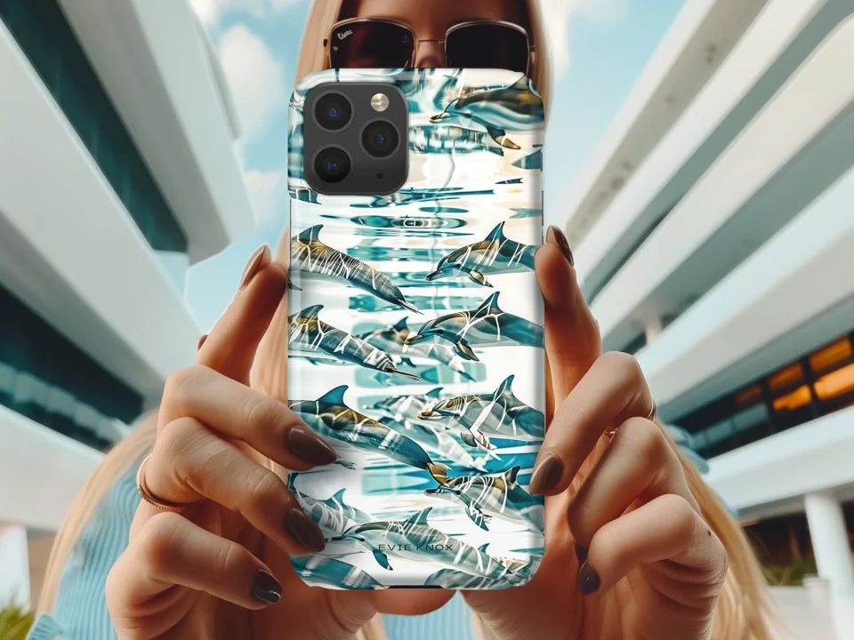 iPhone11_SnapCase_Mockup_w_Woman_15