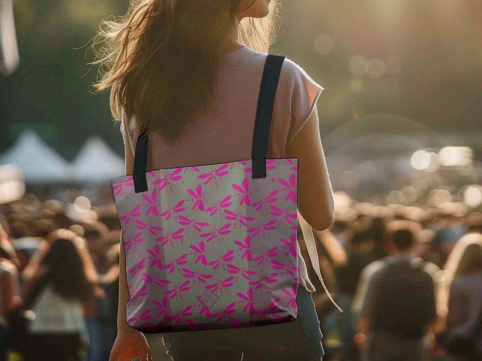 ToteBag-Mockup-wWoman-19